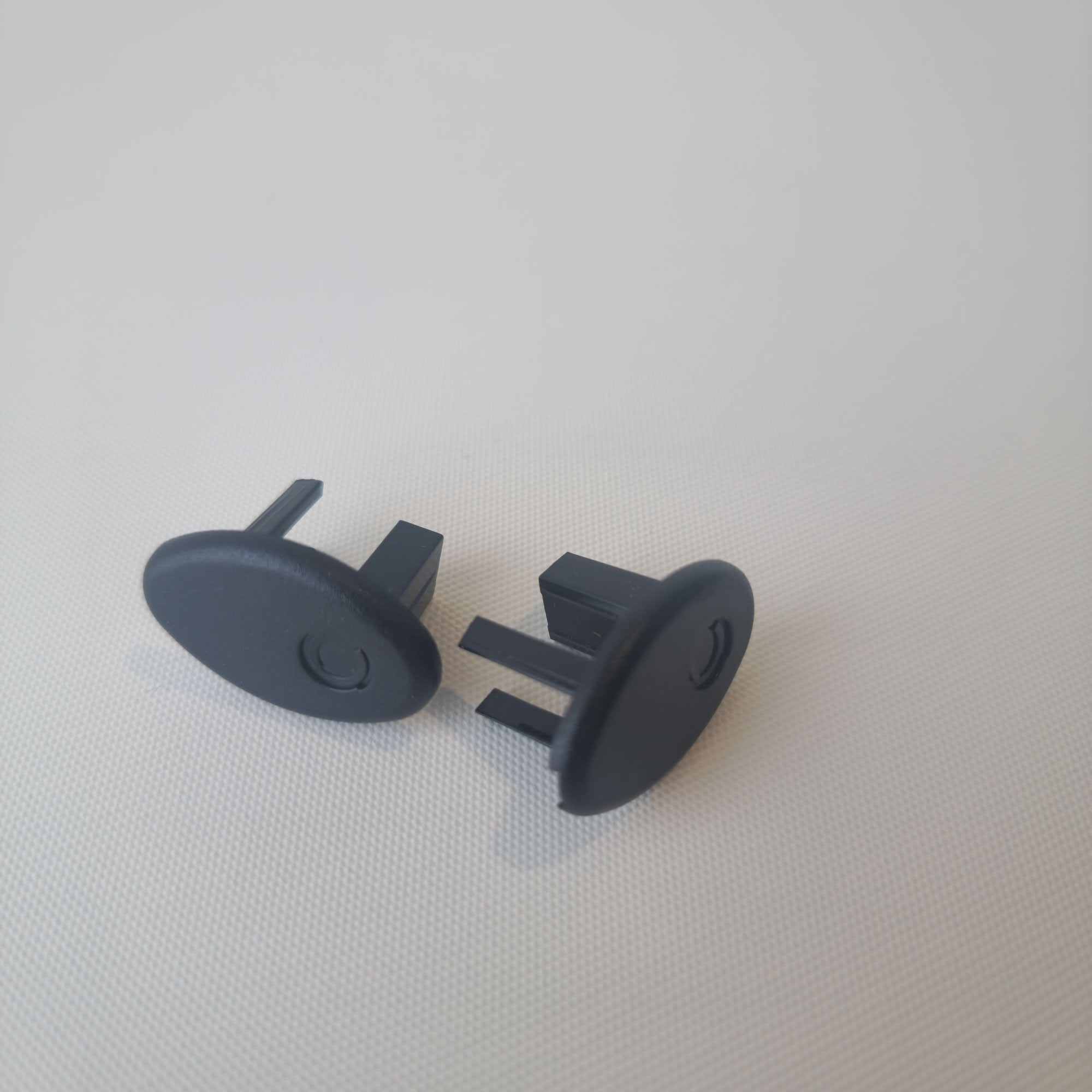 Roller Blind Oval End Caps black (bag of 20)