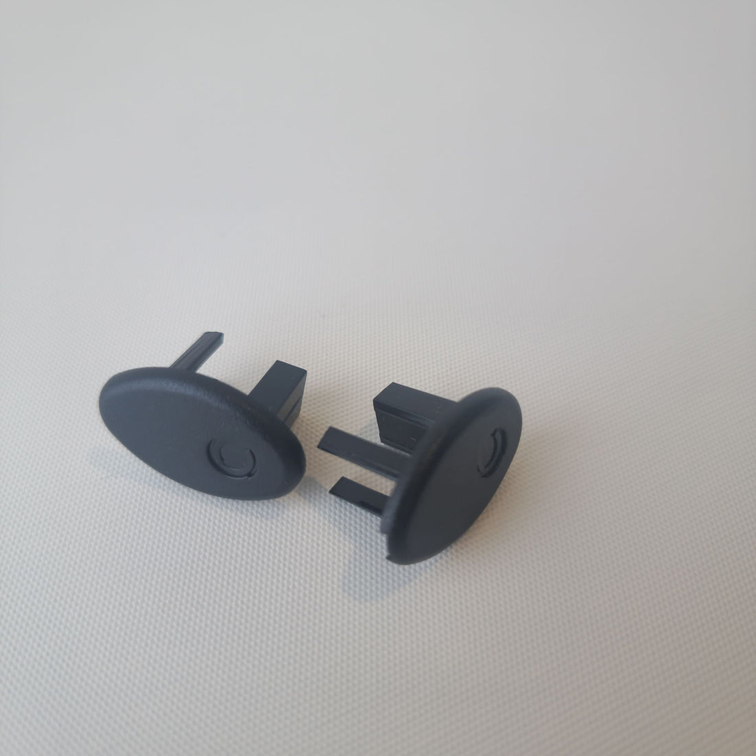 Roller Blind Oval End Caps black (bag of 20)